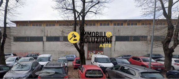 5 rooms Warehouse in Novara, Italy No. 49834 3