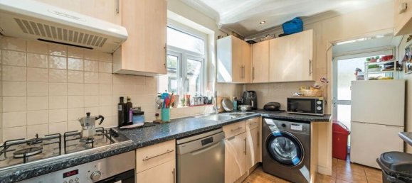 4 bedrooms House in Surbiton, United Kingdom No. 10210 3