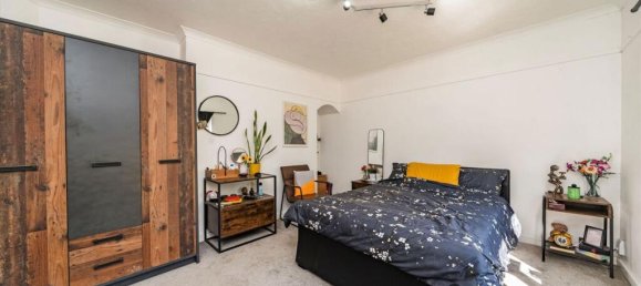 4 bedrooms House in Surbiton, United Kingdom No. 10210 13