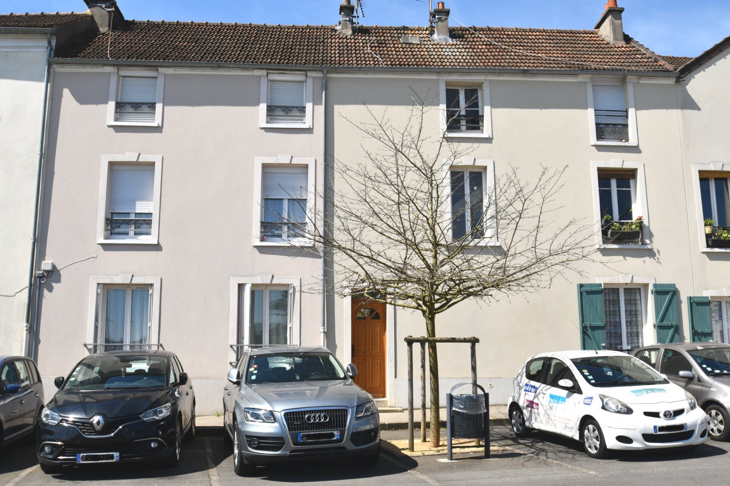 2 bedrooms Apartment in Montfermeil, France No. 181059