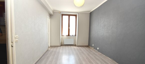 2 bedrooms Apartment in Montfermeil, France No. 181059 3