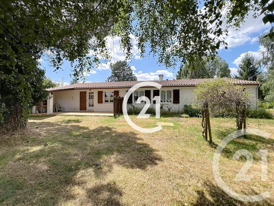 4 bedrooms House in Charente, France No. 292593