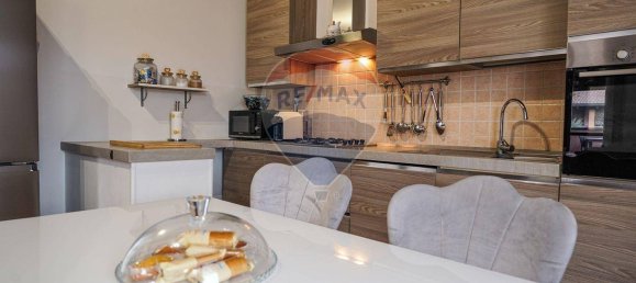 3 rooms Apartment in Bubbiano, Italy No. 54293 24