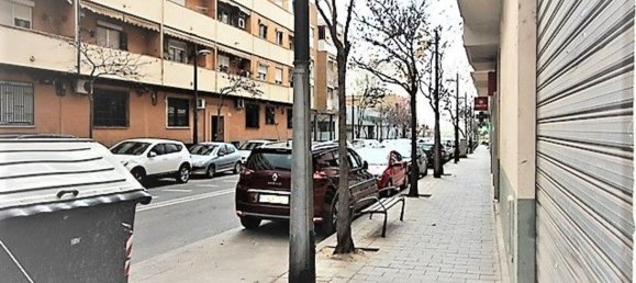 377m² Commercial property in Paterna, Spain No. 70305 14