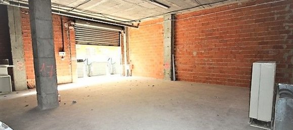 377m² Commercial property in Paterna, Spain No. 70305 2