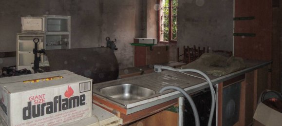 5 bedrooms House in Borgolavezzaro, Italy No. 102888 6