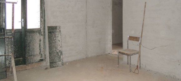 5 bedrooms House in Borgolavezzaro, Italy No. 102888 12