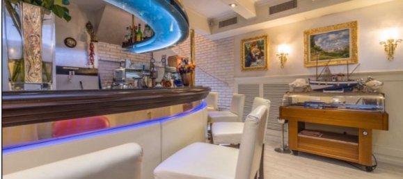 335m² Commercial property in Campione d'Italia, Italy No. 59610 4