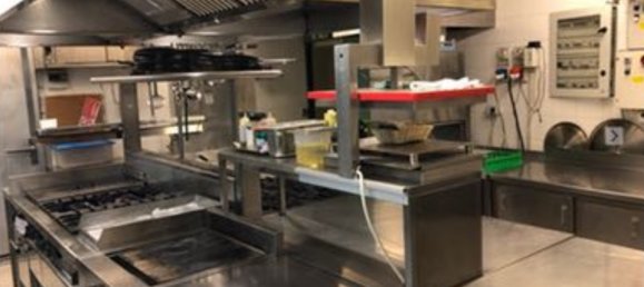 335m² Commercial property in Campione d'Italia, Italy No. 59610 7