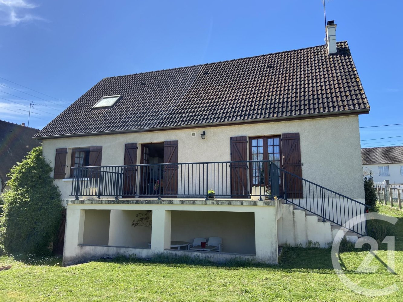 6 bedrooms House in La Guerche-sur-l'Aubois, France No. 69222