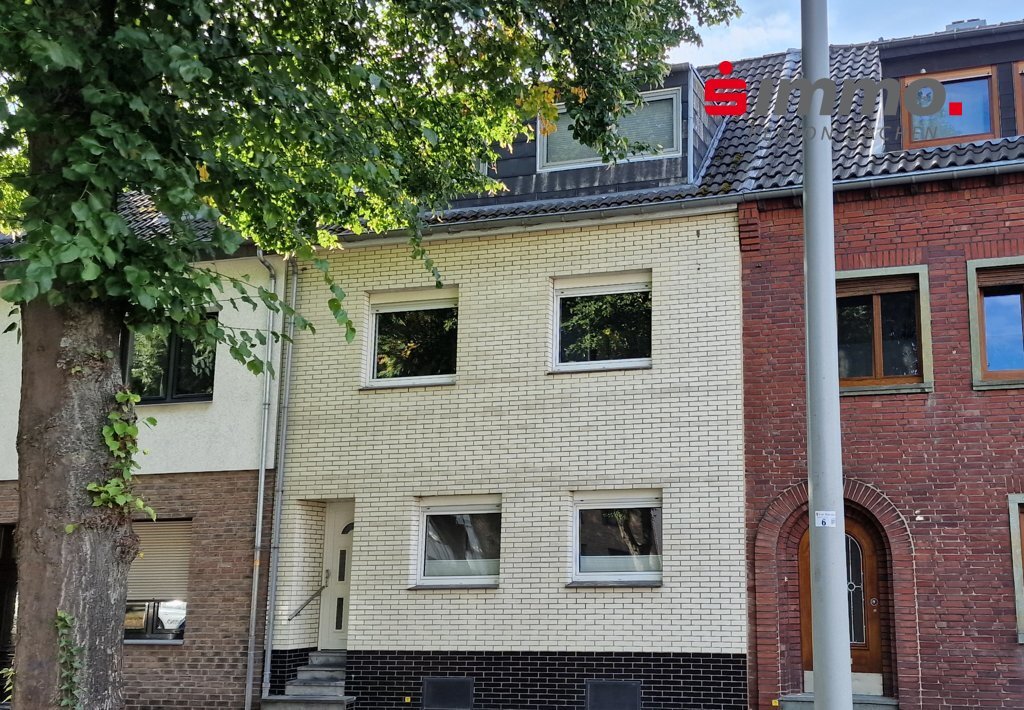 7 rooms Townhouse in Aachen, Germany No. 183580