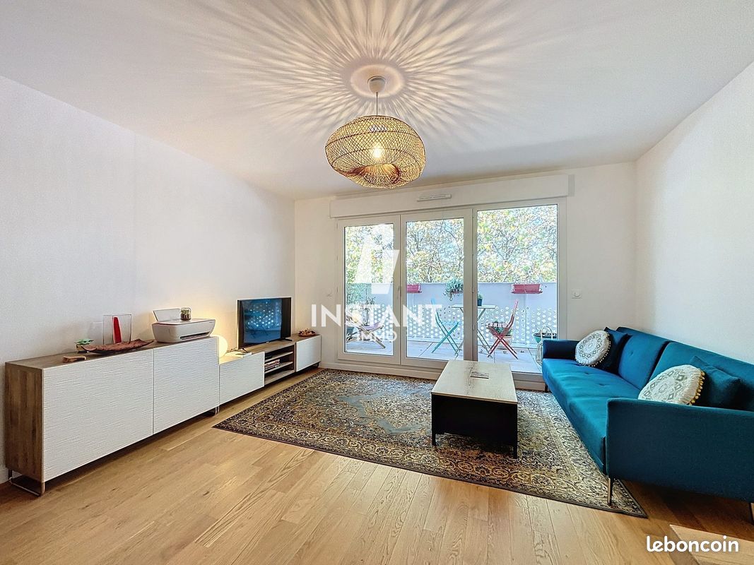 Apartamento de 2 dormitorios en Alfortville, France No. 170795