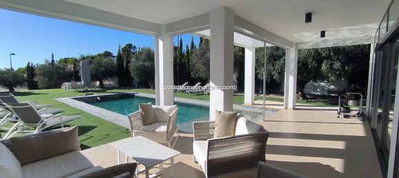 5 bedrooms Villa in Altea, Spain No. 80940 2