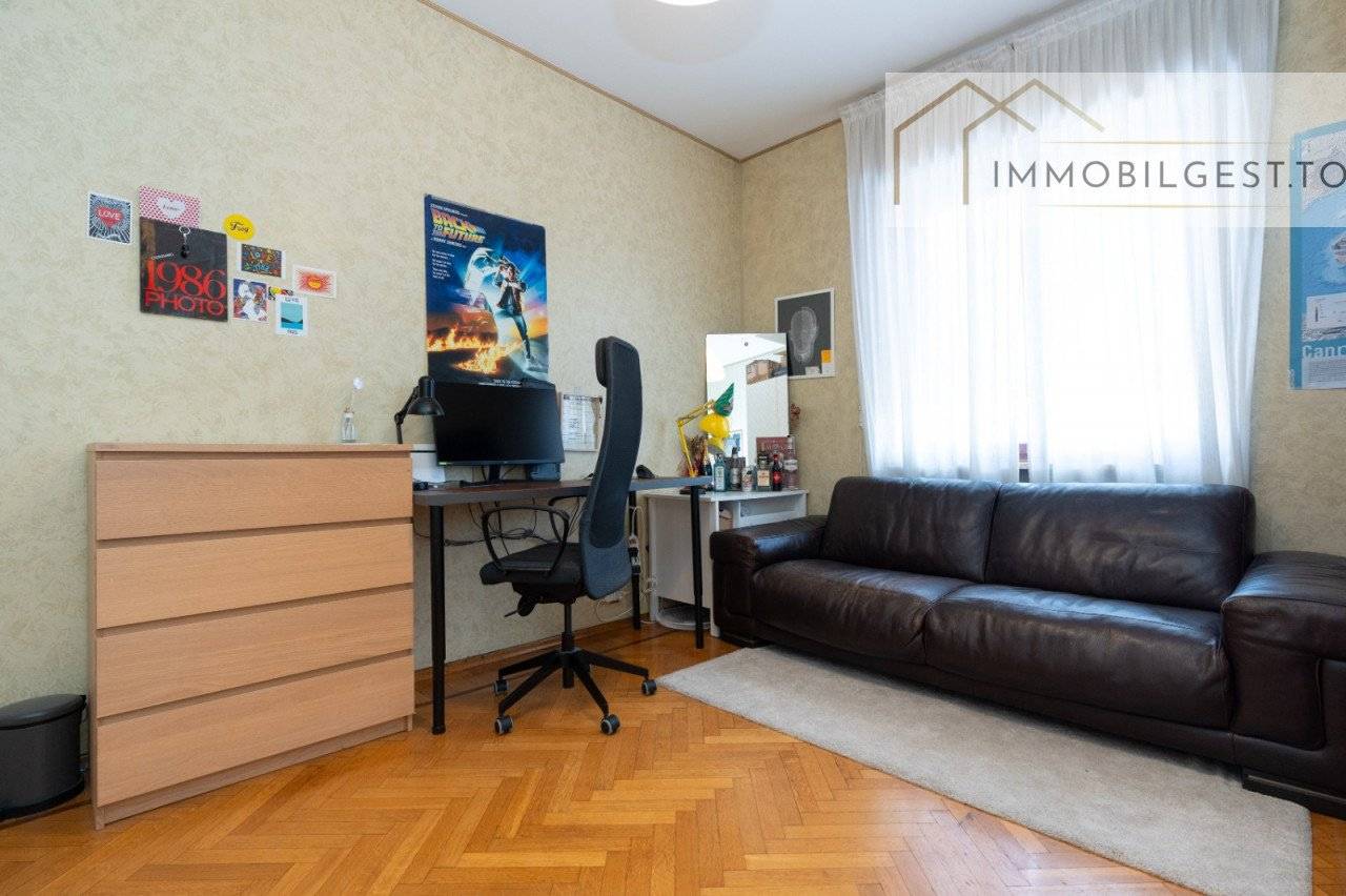 2 bedrooms Apartment in Turin, Italy No. 302771
