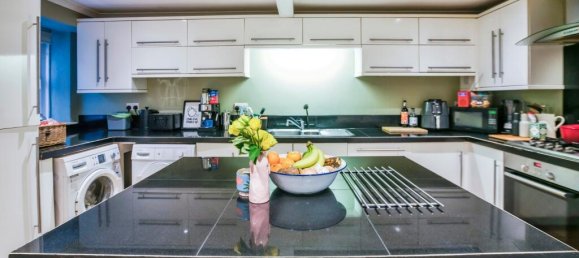 2 bedrooms Apartment in London, United Kingdom No. 10658 40