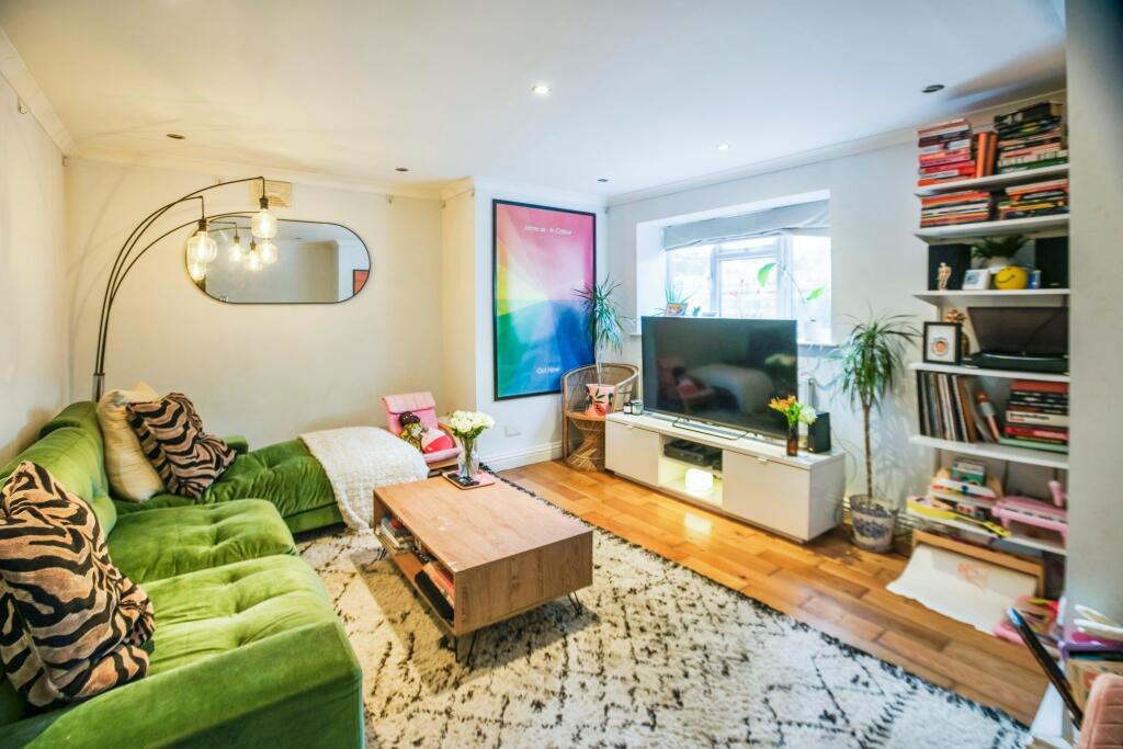 2 bedrooms Apartment in London, United Kingdom No. 10658