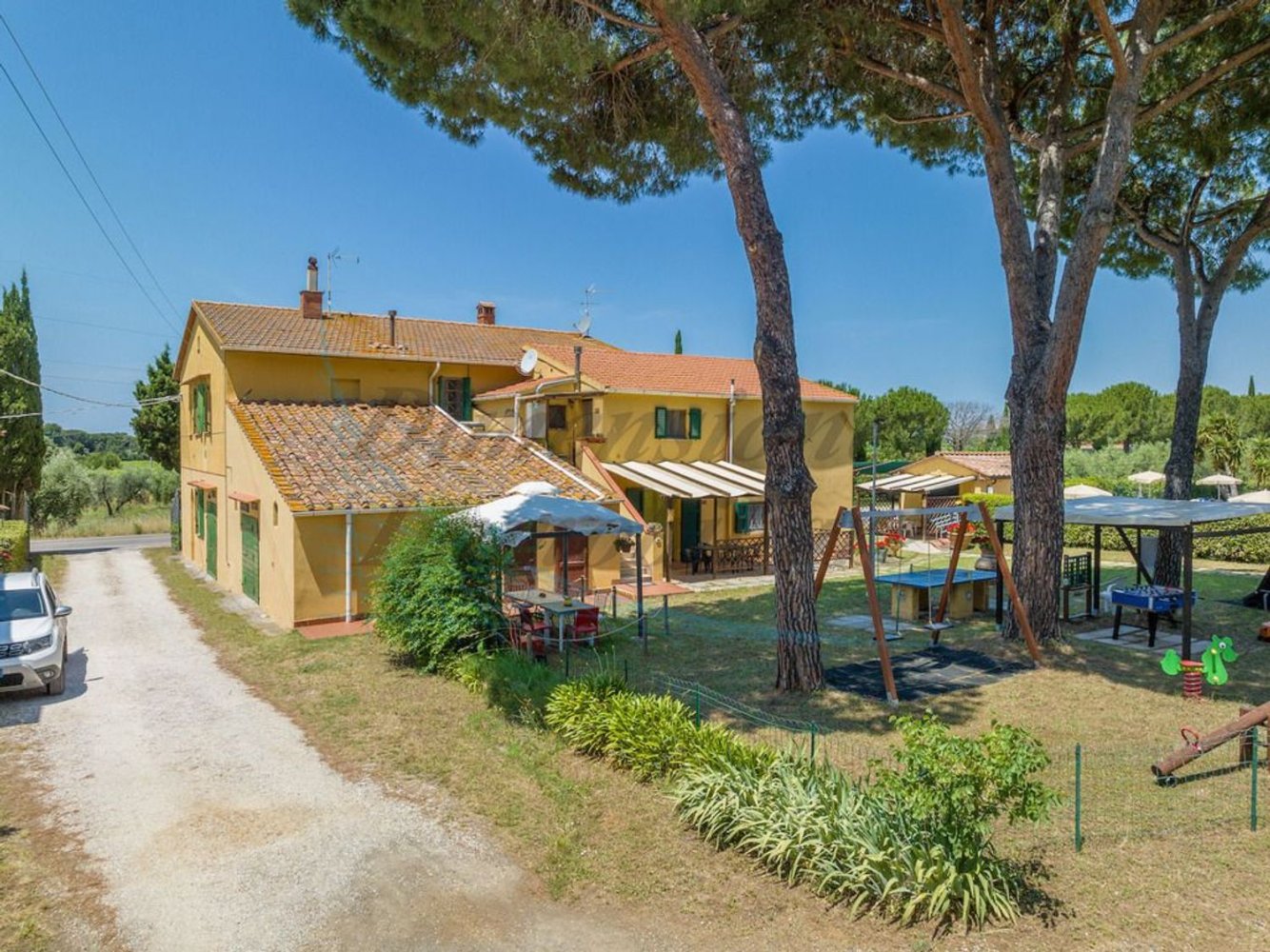 30-Zimmer Haus in Cecina, Italy, Nr. 275582