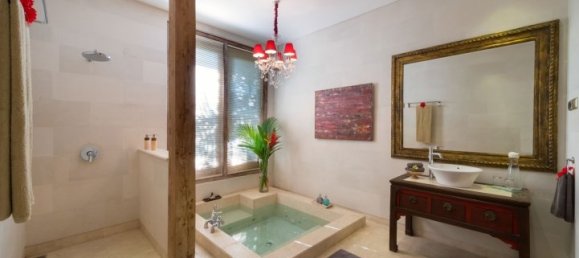 5 Schlafzimmer Villa in Canggu, Indonesia, Nr. 2975 16