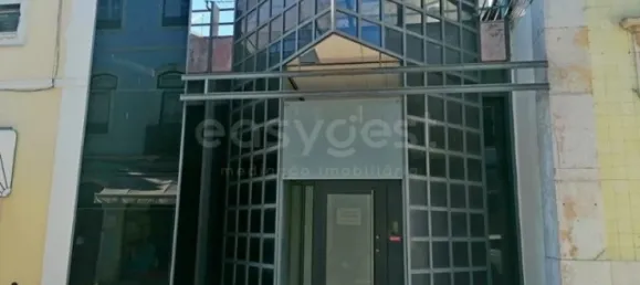 840m² Commercial property in Santarem, Portugal No. 58132 2