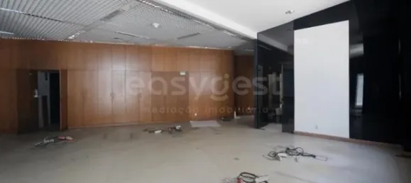 840m² Commercial property in Santarem, Portugal No. 58132 7