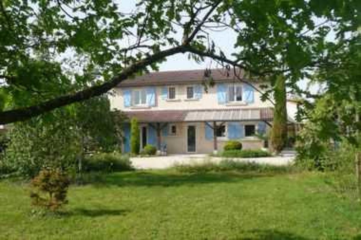 4 bedrooms House in Cognac, France No. 31973