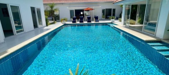 12 bedrooms Cafe / restaurant in Pattaya, Thailand No. 8611 6