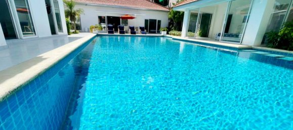 12 bedrooms Cafe / restaurant in Pattaya, Thailand No. 8611 3