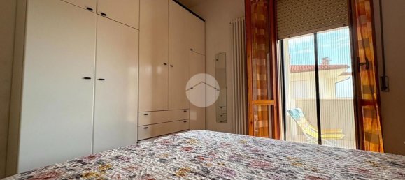 Квартира с 2 комнатами в Римини, Италия № 275397 12