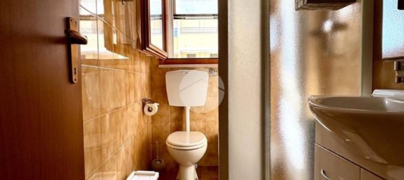 Квартира с 2 комнатами в Римини, Италия № 275397 8