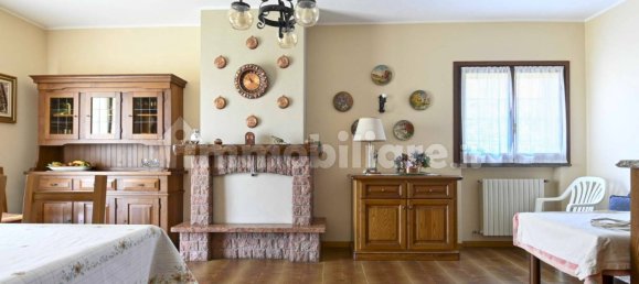 4 bedrooms Villa in Carnate, Italy No. 323524 5