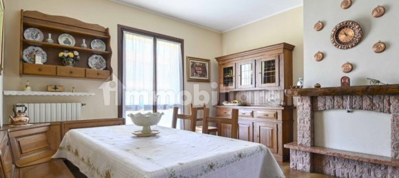 4 bedrooms Villa in Carnate, Italy No. 323524 6