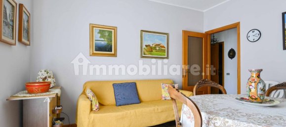 4 bedrooms Villa in Carnate, Italy No. 323524 16