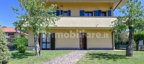 4 bedrooms Villa in Carnate, Italy No. 323524 3