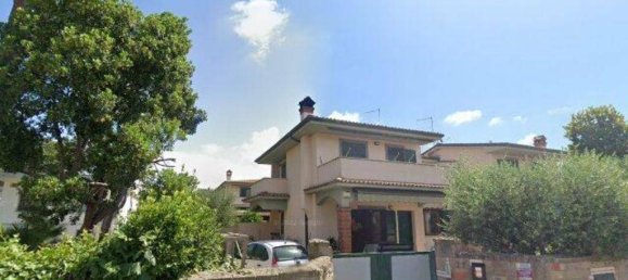 Villa de 3 dormitorios en Anzio, Italy No. 11921 11