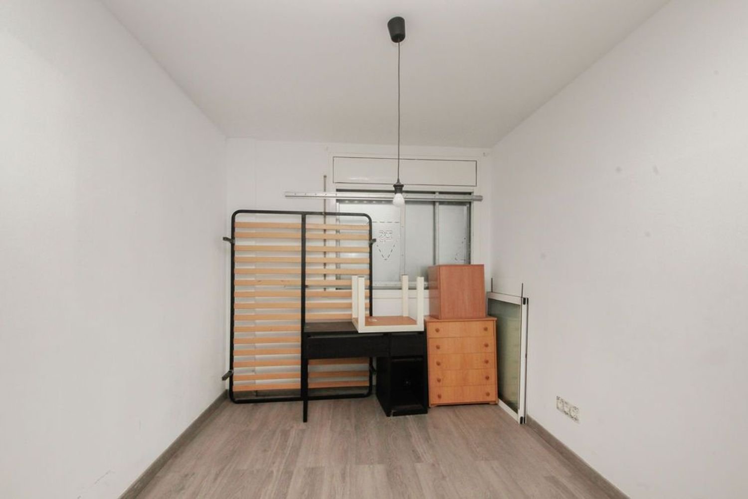 Dúplex de 4 dormitorios en L'Hospitalet de Llobregat, Spain No. 207903