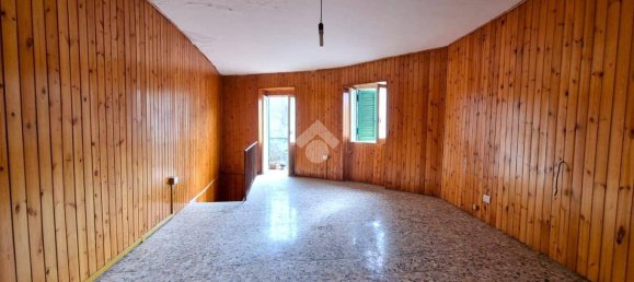 Здание с 2 комнатами в Сеньи, Италия № 89148 19