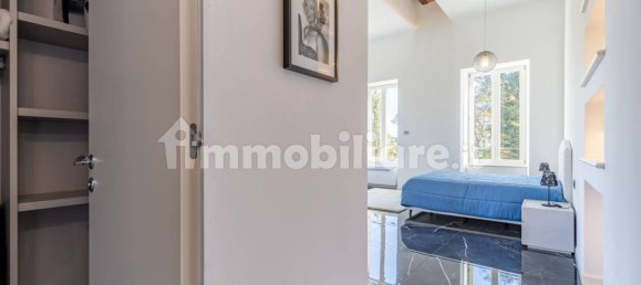 Villa de 5 dormitorios en Imbersago, Italy No. 188232 49