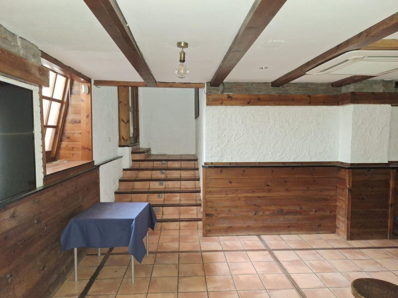 166m² Commercial property in Jaca, Spain No. 273320