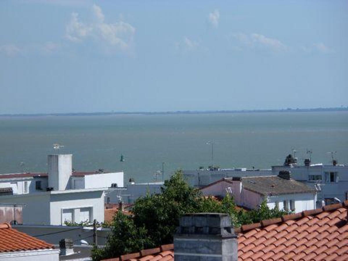2 bedrooms Condo in Royan, France No. 37834