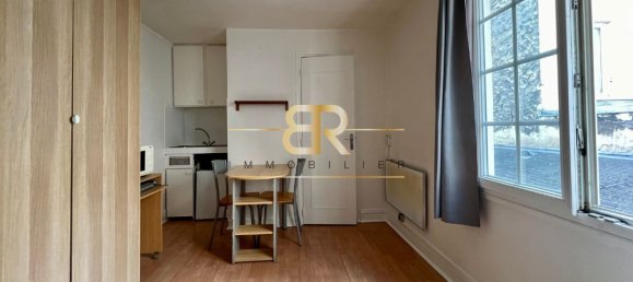 Studio in Paris, France No. 324832 5