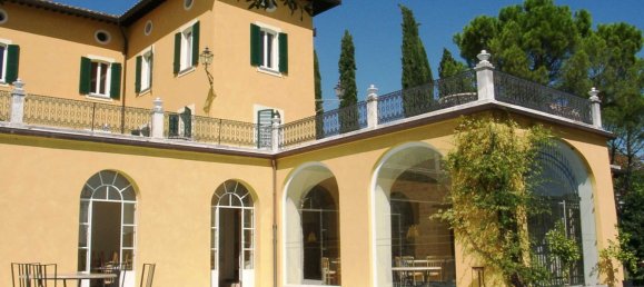 4 bedrooms Villa in Perugia, Italy No. 145545 2
