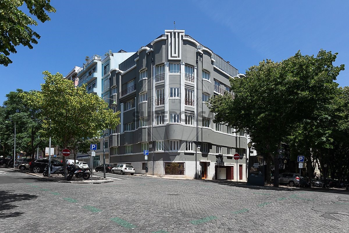 2 bedrooms Apartment in Lisbon, Portugal No. 308633