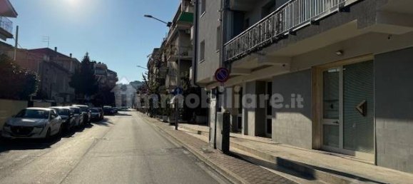 1-salle Propriété commerciale à Montesilvano, Italy No. 104468 12