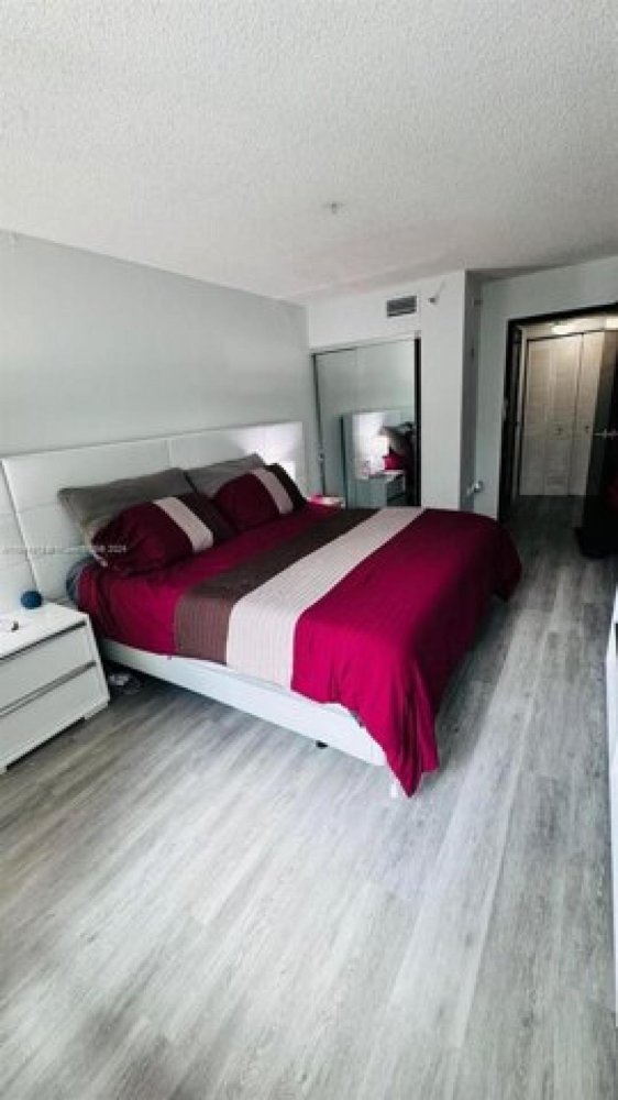 2 Schlafzimmer Haus in Miami, USA, Nr. 334378