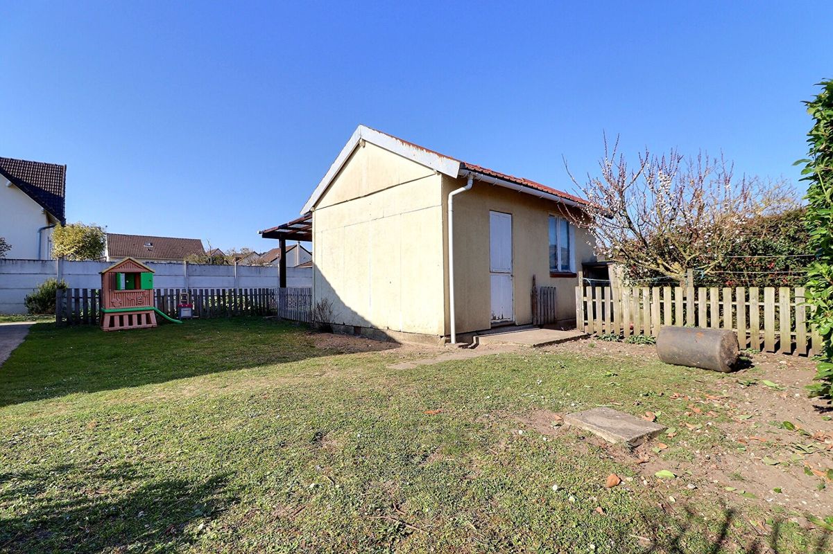 Grundstück in Saint-Prix, France 220m², Nr. 131110