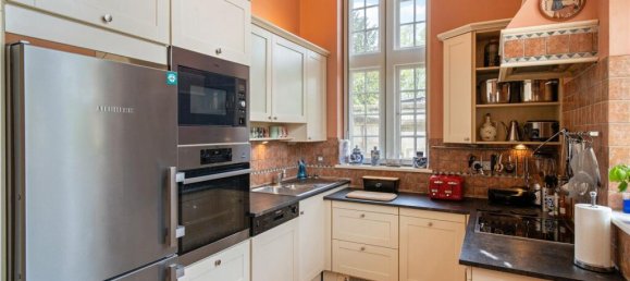 Apartment in Cheltenham, United Kingdom No. 1768 2