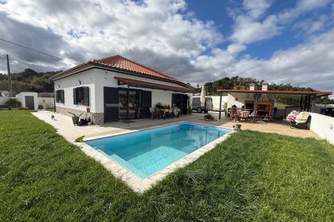 Casa de 2 dormitorios en Alcoentre, Portugal No. 224049