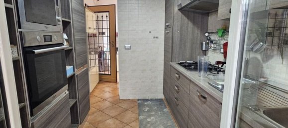 2 rooms Apartment in Rome, Italy No. 209139 9