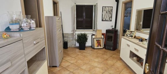2 rooms Apartment in Rome, Italy No. 209139 3