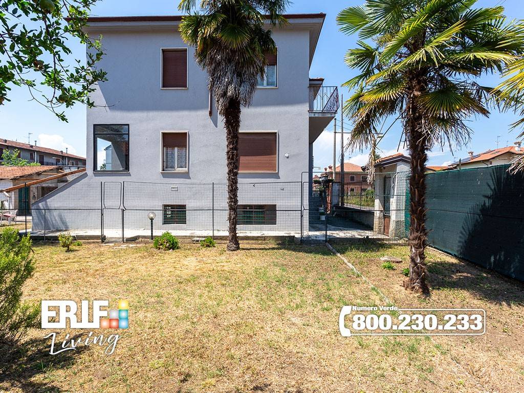 3 غرف نوم فيلا في Parabiago, Italy رقم 353787